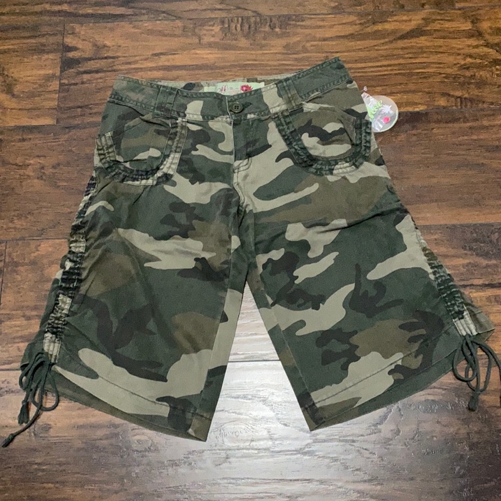 NWT camouflage Bermuda shorts 6P